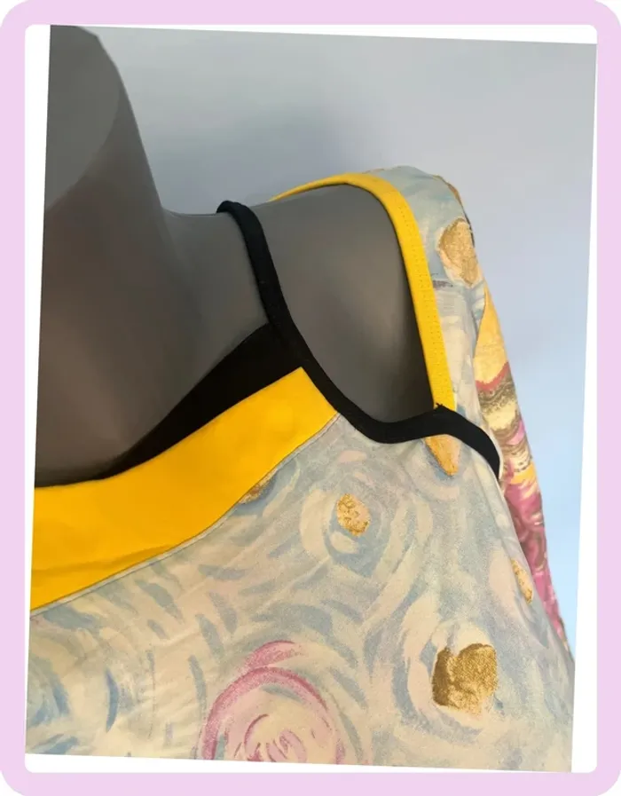 🌄 Haut Save The Queen Taille L – Paysage Artistique & Dos Ouvert - photo numéro 3