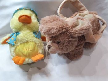 Peluches canard et lapin