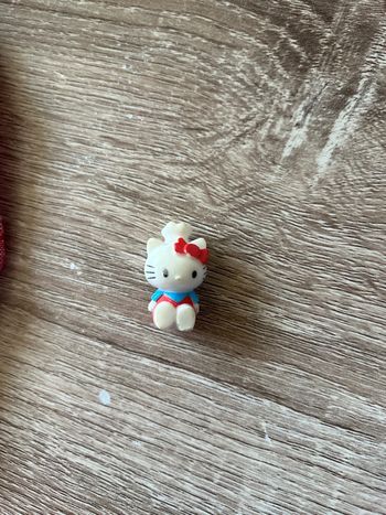 Figurine hello kitty