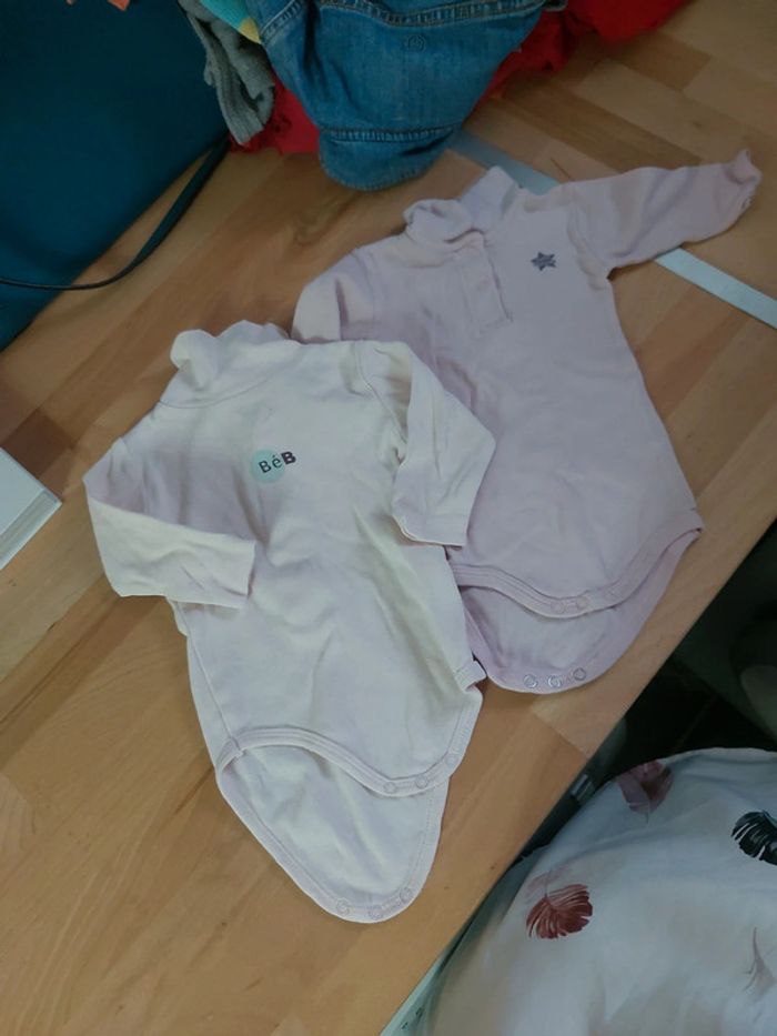 Lot de 2 bodys roses