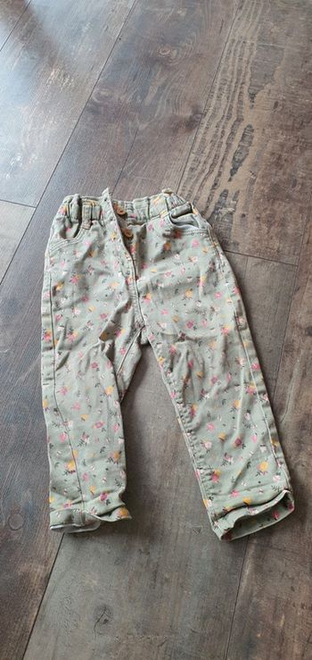 Pantalon  tao 18 mois en très bon état