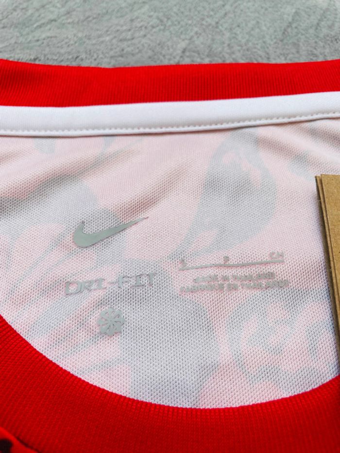 Maillot concept foot Portugal rouge fleurs taille S - photo numéro 8