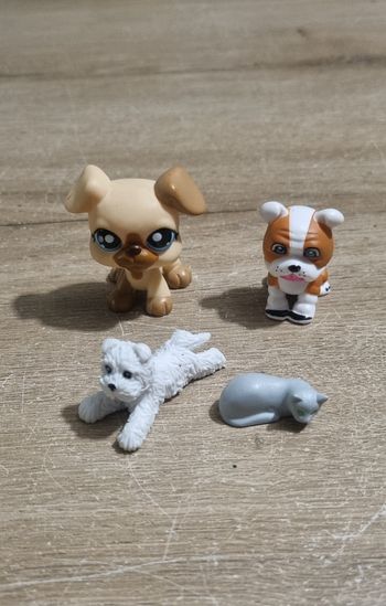 Lot figurines chiens et chat