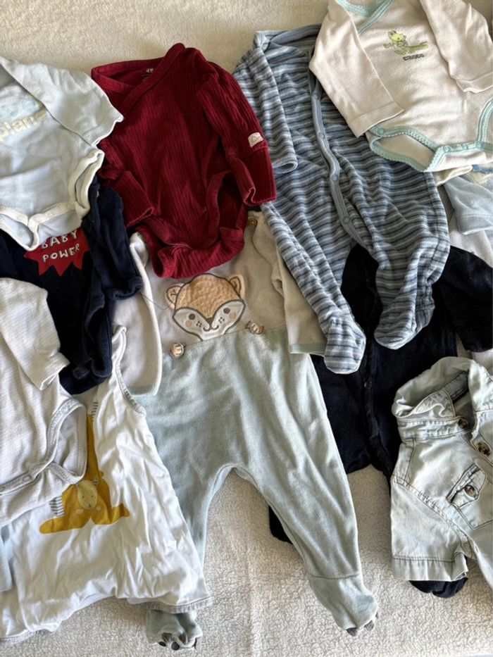 Lot vêtements bébé garçon – Taille 1 mois - photo numéro 3