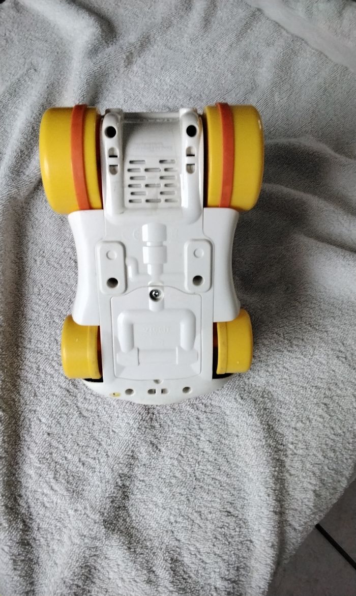 Voiture  musical  ,parlante  ,baby  rallye  ,Vtech  ,vers  12 mois - photo numéro 5