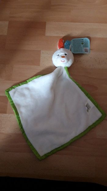 Doudou lapin hochet neuf