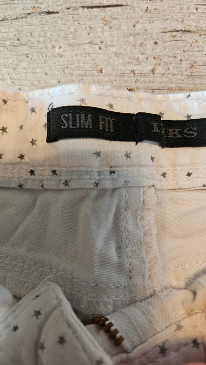 Short slim fit court blanc avec broderie, IKKS, 5 ans - photo numéro 4