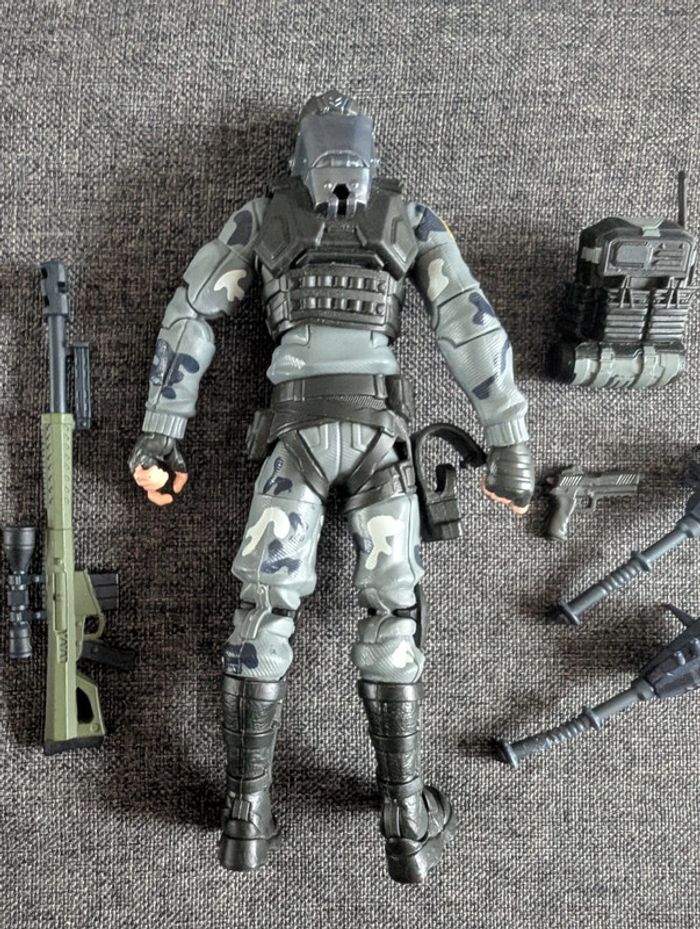 Figurine Fortnite gueule de métal - photo numéro 3