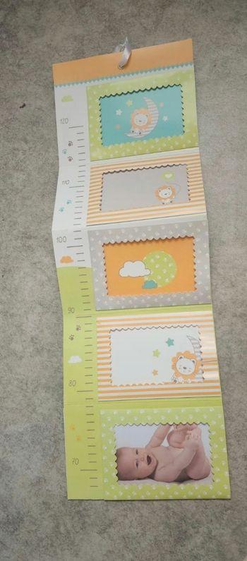 Toise pour bébé avec cadre
