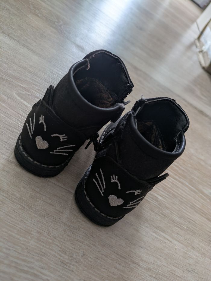 Vend chaussures bébé fille - photo numéro 2