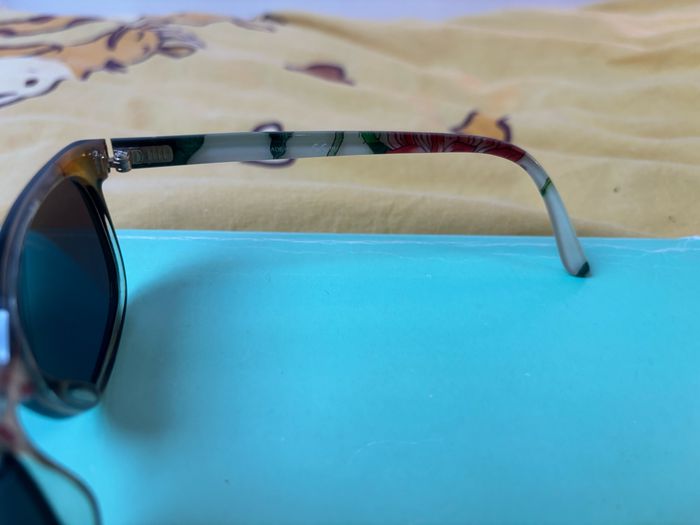 Lunette de soleil Gucci modèle année 2000 - photo numéro 3