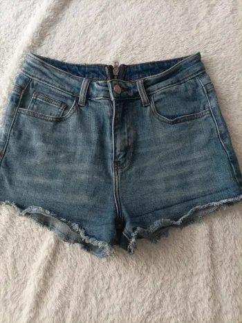 Short Aliénation taille 36