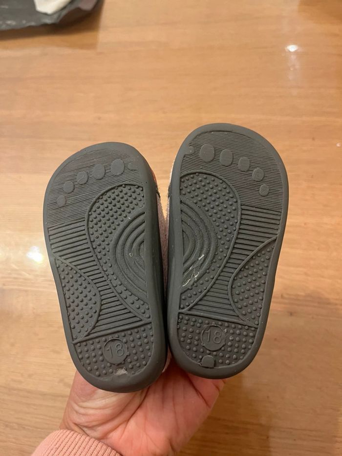 Chaussons bébé taille 18 - photo numéro 5