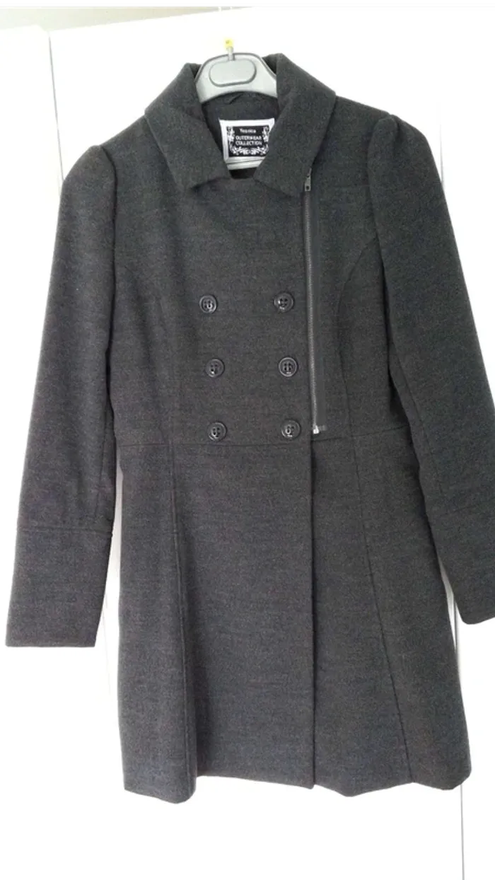 Manteau gris fonce T38 tres bon etat