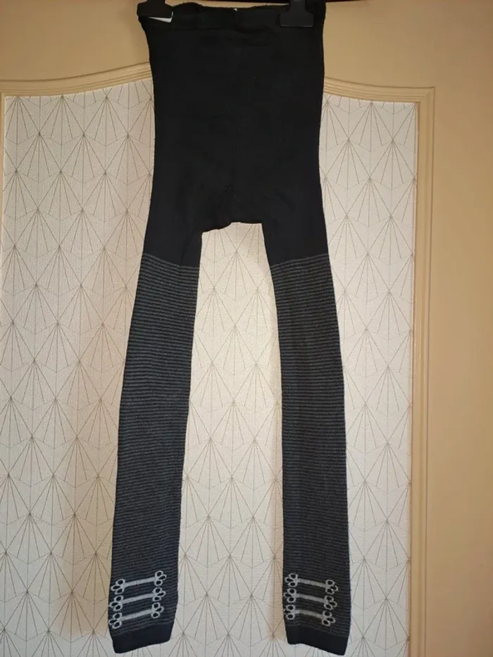 Legging chaud fille noir décos tbe 9/10 ans - photo numéro 3