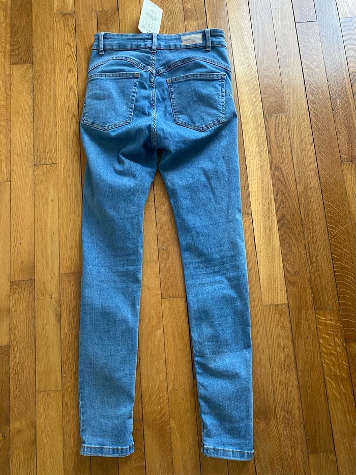 Jean  pull&Bear bleu - photo numéro 4
