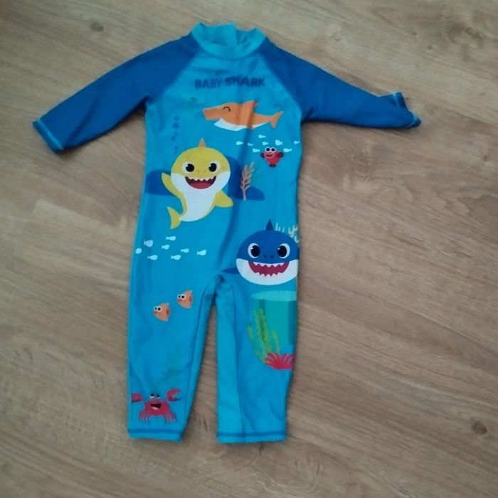 Combinaison Anti uv baby shark 2-3 ans