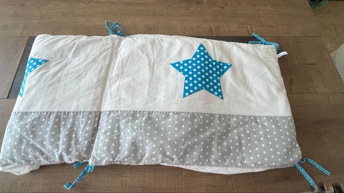 Tour de lit étoilé