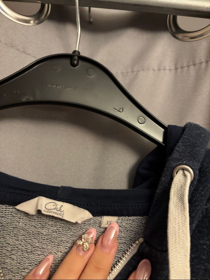 Sweat bleu marine - photo numéro 4