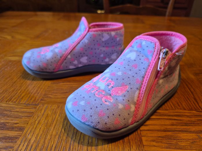 Pantoufles impeccables T. 26