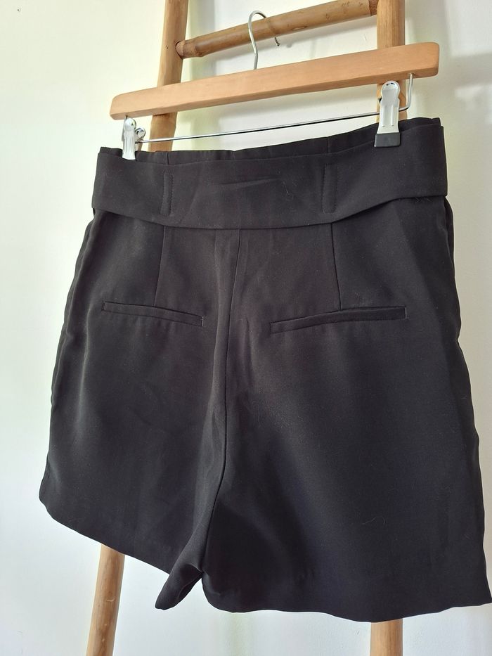 Short taille haute H&M 38 - photo numéro 8