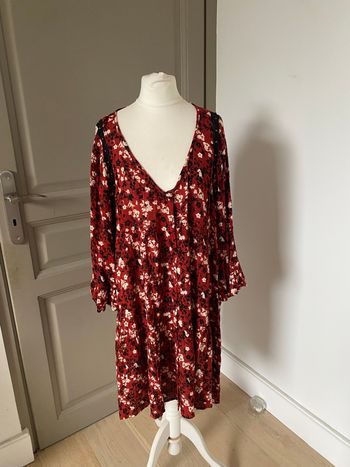 Robe légère florale rouge 
