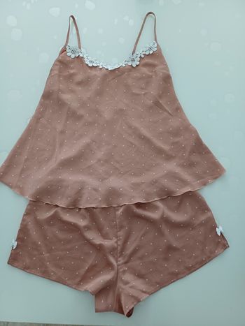 Tenue de nuit neuve taille 42/44