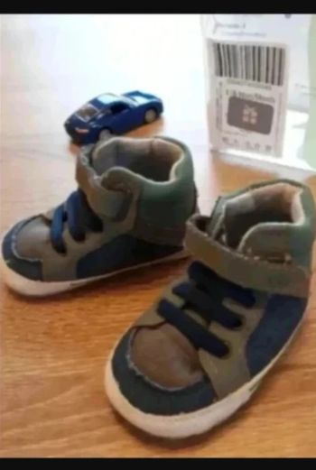 chaussures bébé garcon type sneakers obaibi 1-6 mois 16·Très bon état·Obaïbi