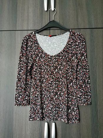 Haut fleuri manches 3/4