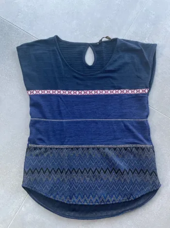 Tee shirt