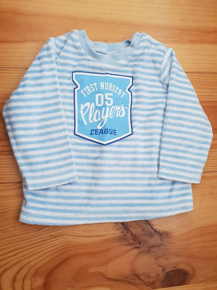Pull bleu