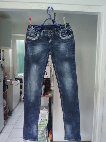 Jean de femme taille 44 ans. Adoro