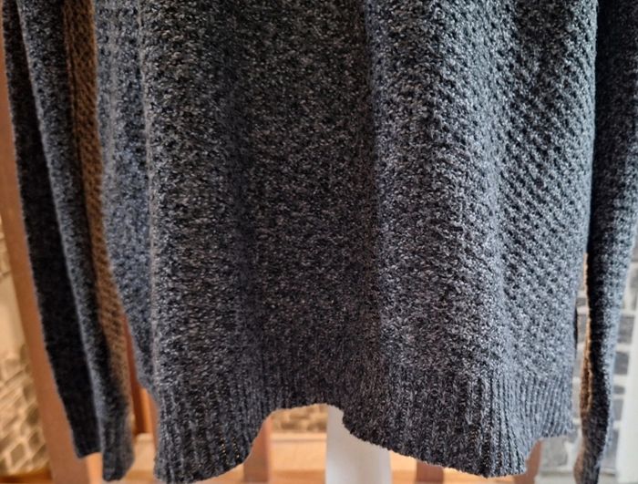 Long pull gris avec le dos nu en V - photo numéro 3