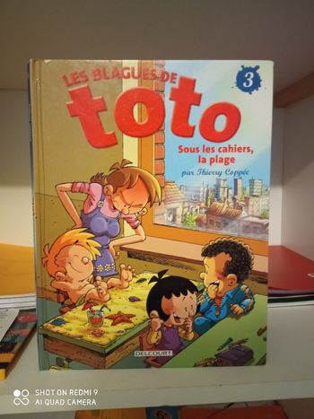 Les blagues de Toto, sous les cahiers, la plage