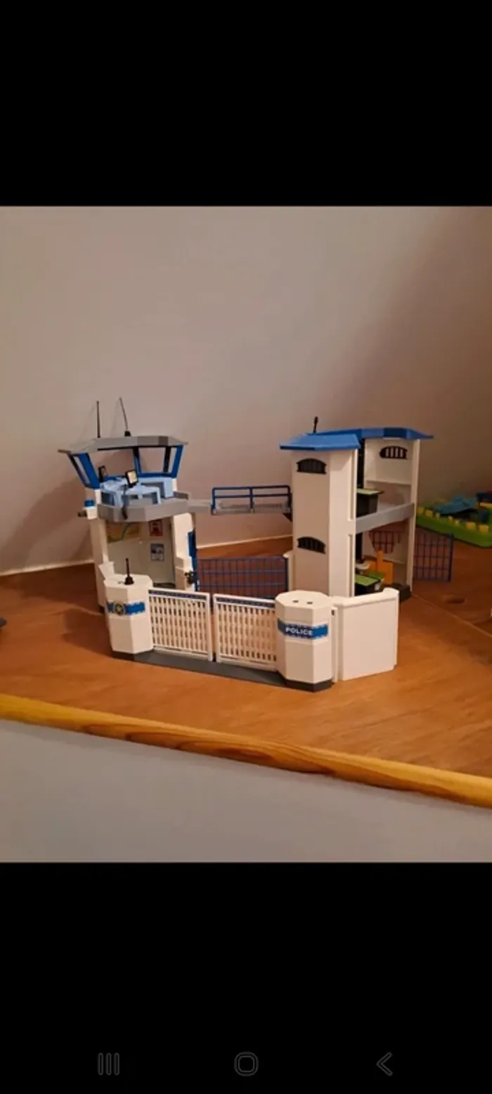 Caserne de Police Playmobil - photo numéro 6