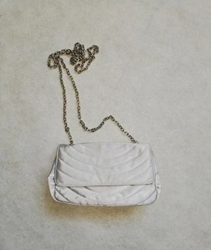 Pochette grise argentée