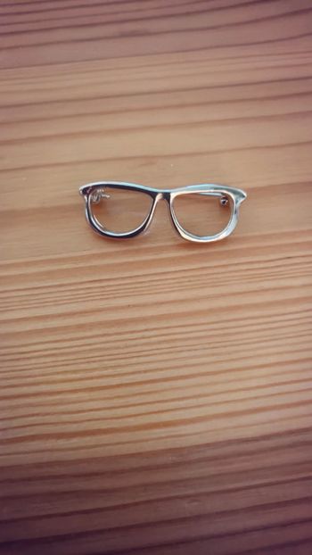 Broche lunettes argentées