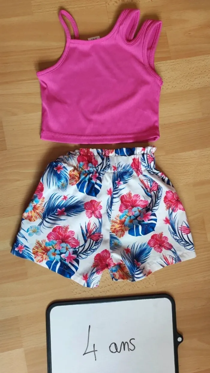 Short et crop top taille 4 ans - photo numéro 3