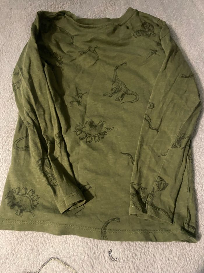 Pull fin dinosaure en relief - photo numéro 4