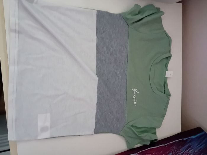 Tee-shirt taille 8 ans - photo numéro 2