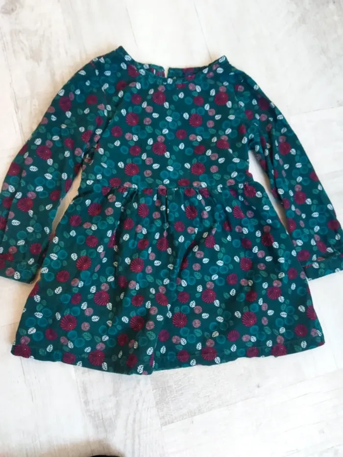 Jolie robe velours okaidi 4 ans
