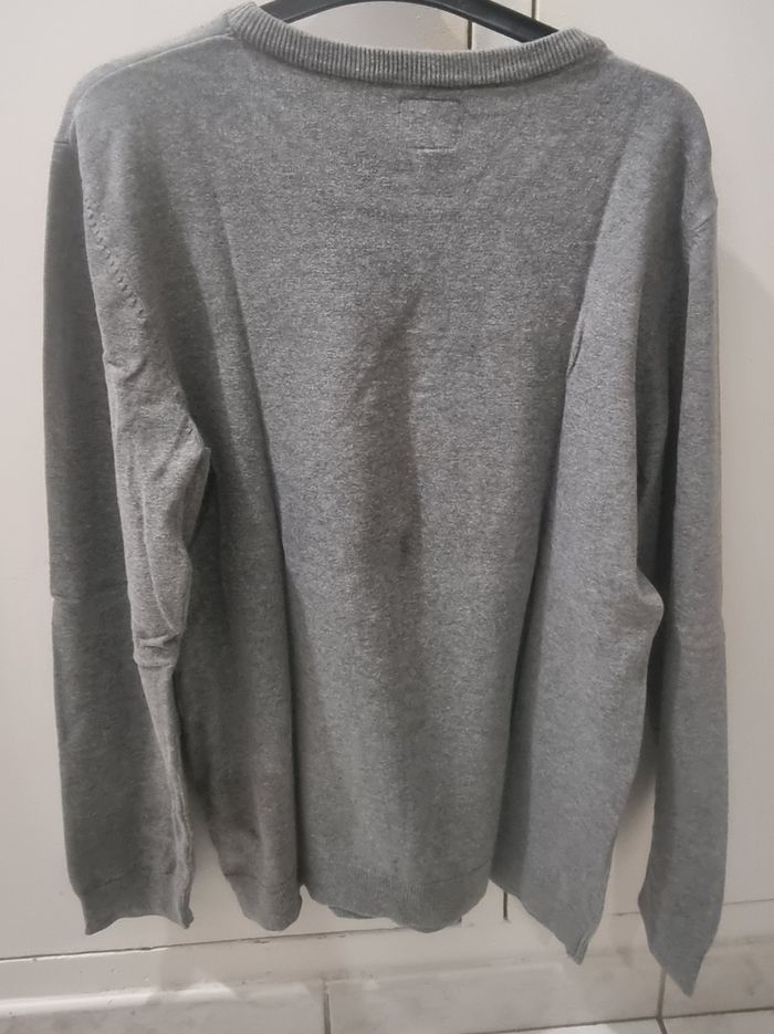 guess pull homme gris taille xl bande logo guess noire et rouge - photo numéro 5