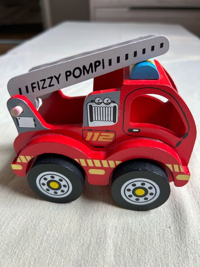 Camion de pompiers - photo numéro 3