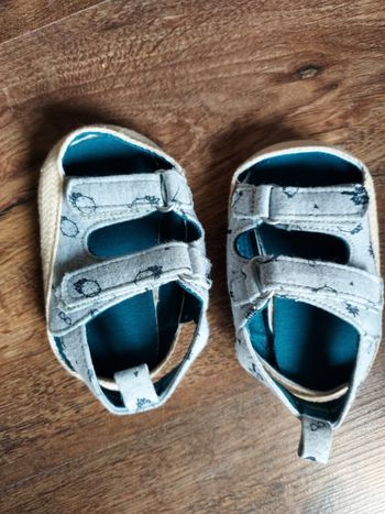 Chaussures bébé été 0-6 mois