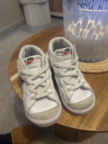 Blazers Nike authentique pointure 25
