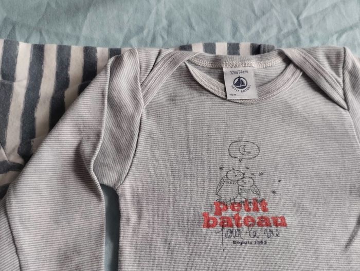 Bodies Petit bateau taille 12 mois - photo numéro 2