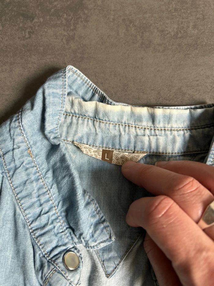 Chemise en jean taille L - photo numéro 3