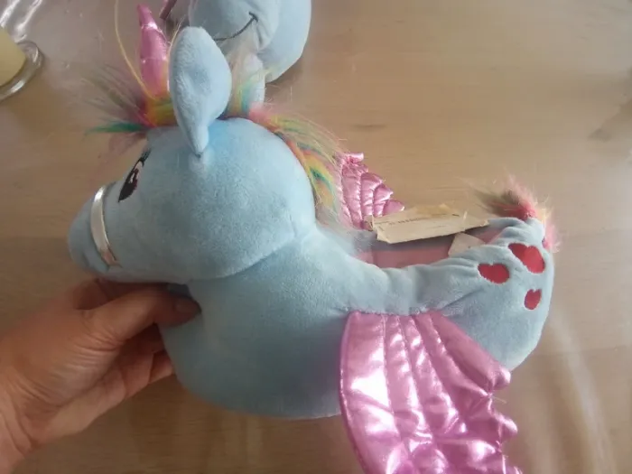 Chaussons licorne neuf pointure 34 - photo numéro 2