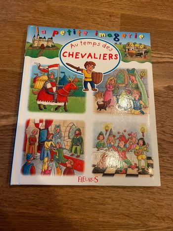 Livre La petite imagerie Au temps des chevaliers Numéro 115