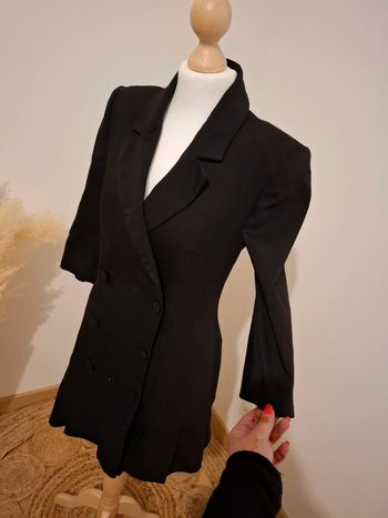 Robe portefeuille noire chic à épaulettes Zara taille XS 34